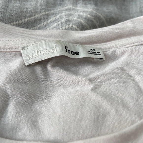 Aritzia Wilfred Boxy Blush Swing Pocket Tee - Picture 3 of 4